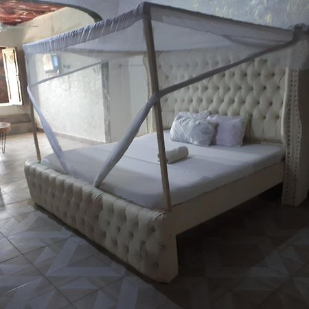 Baba Lao Hotel Malindi Exterior photo