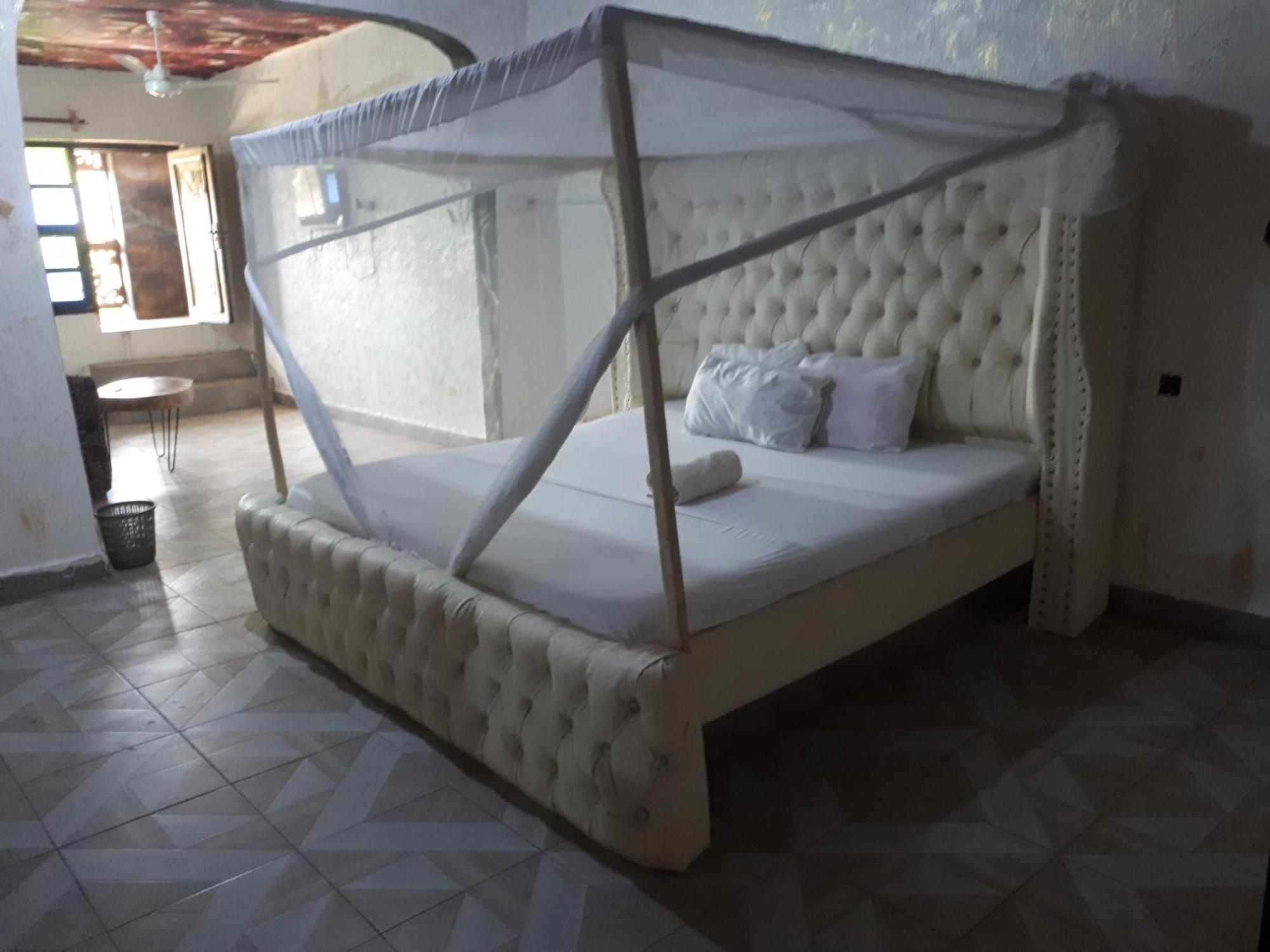 Baba Lao Hotel Malindi Exterior photo